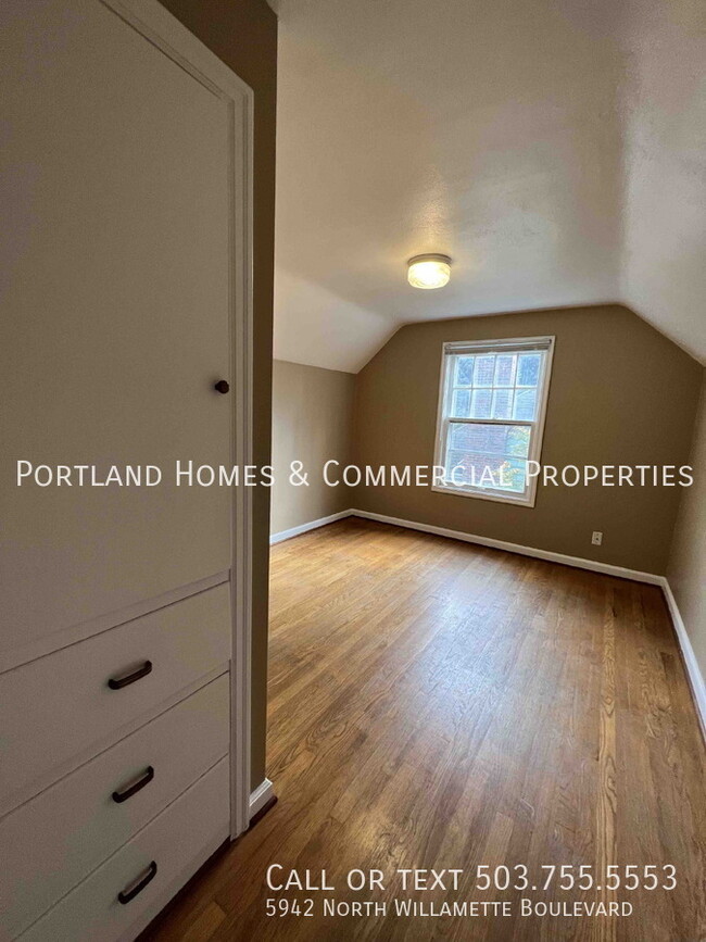 Building Photo - Charming 3-Bedroom Gem on North Willamette...