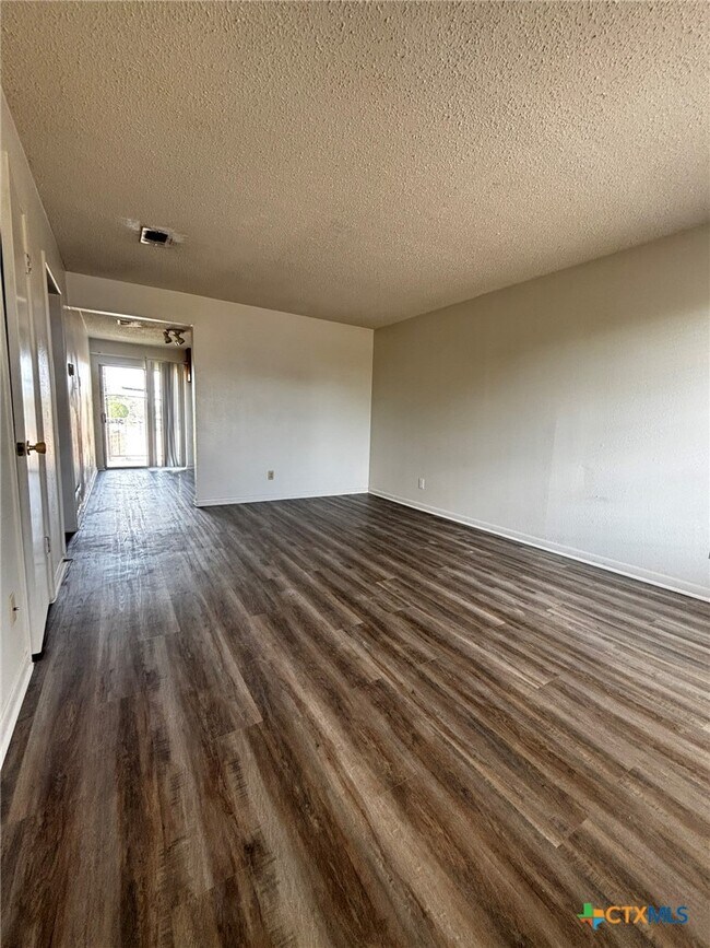Building Photo - 4801 Rainbow Cir