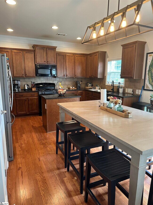 Building Photo - 200 Barbours Lane