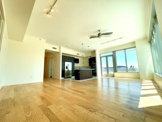 Building Photo - Highrise with view of Sphere