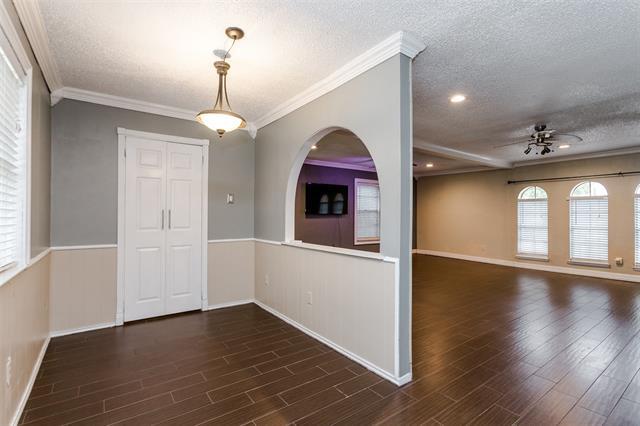 Building Photo - 2517 Rosewood Dr