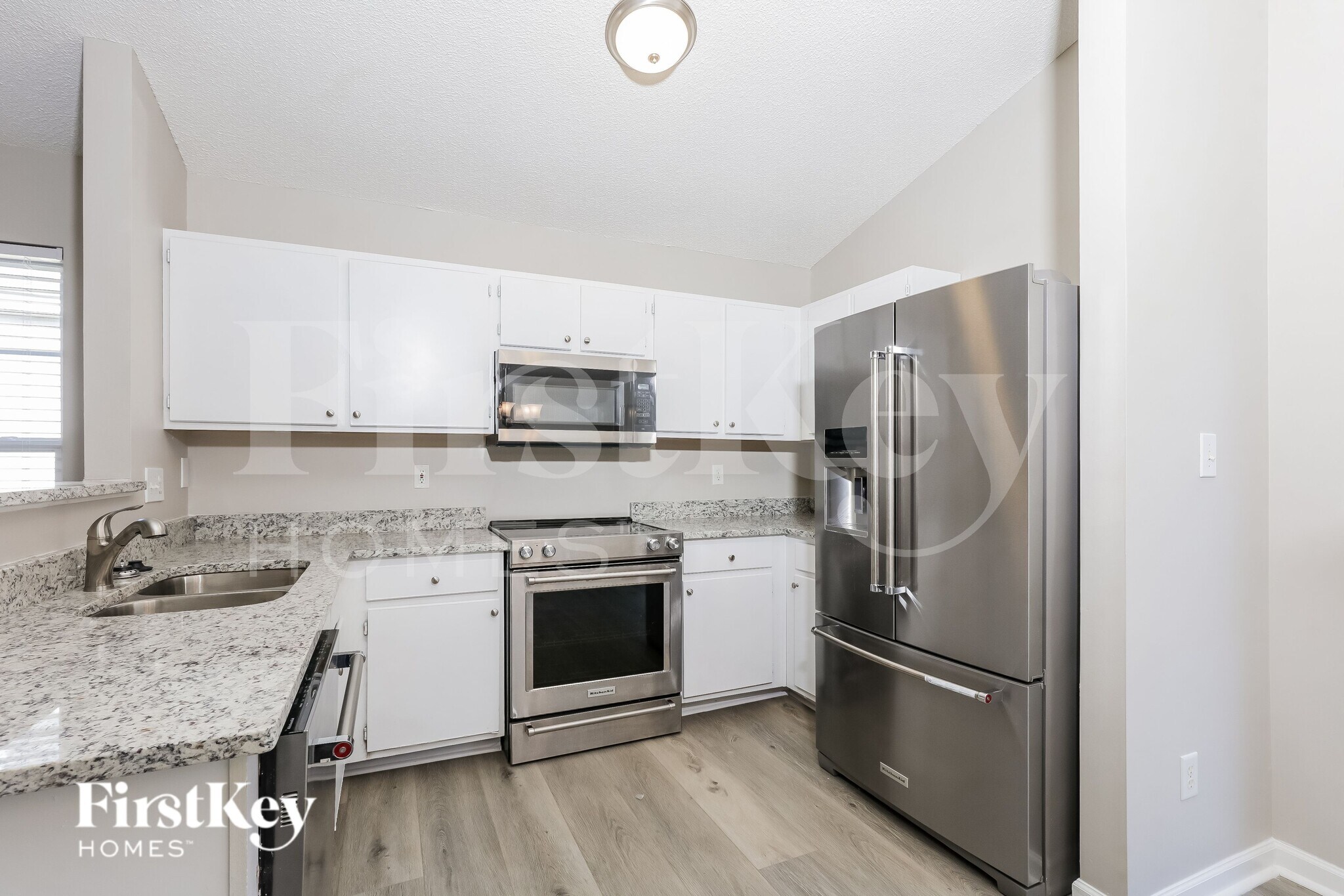 Building Photo - 4952 Silverdene St