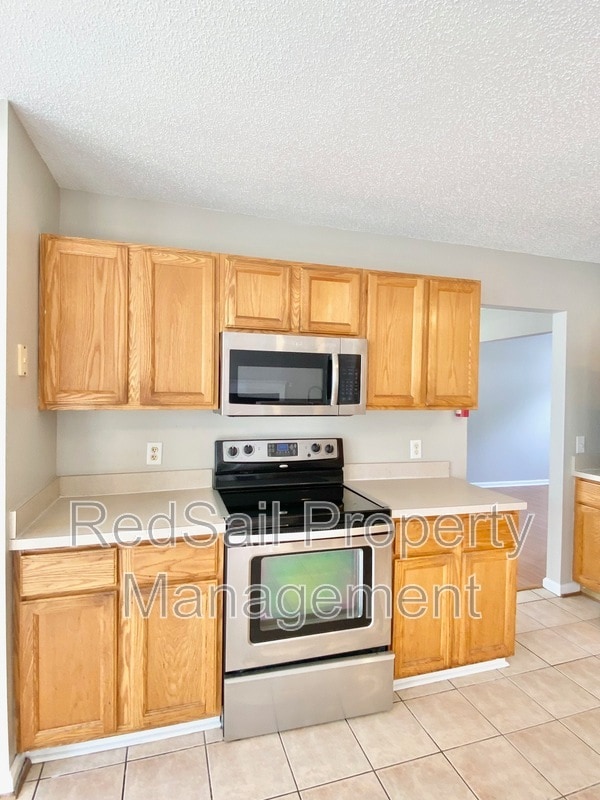 Building Photo - 815 Chapin Wood Dr