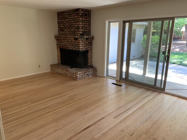 Building Photo - 280 Mt Hamilton Ave