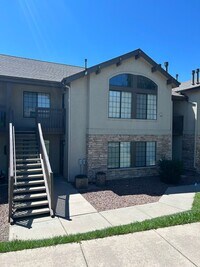 Building Photo - $1700/Mos 1 Bed 1 Bath Lower Level Condo i...