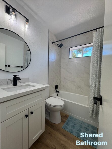 Shared Bathroom - 1368 W 14th St