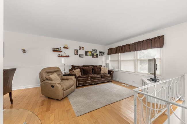 Building Photo - 3226 Everglade Ave