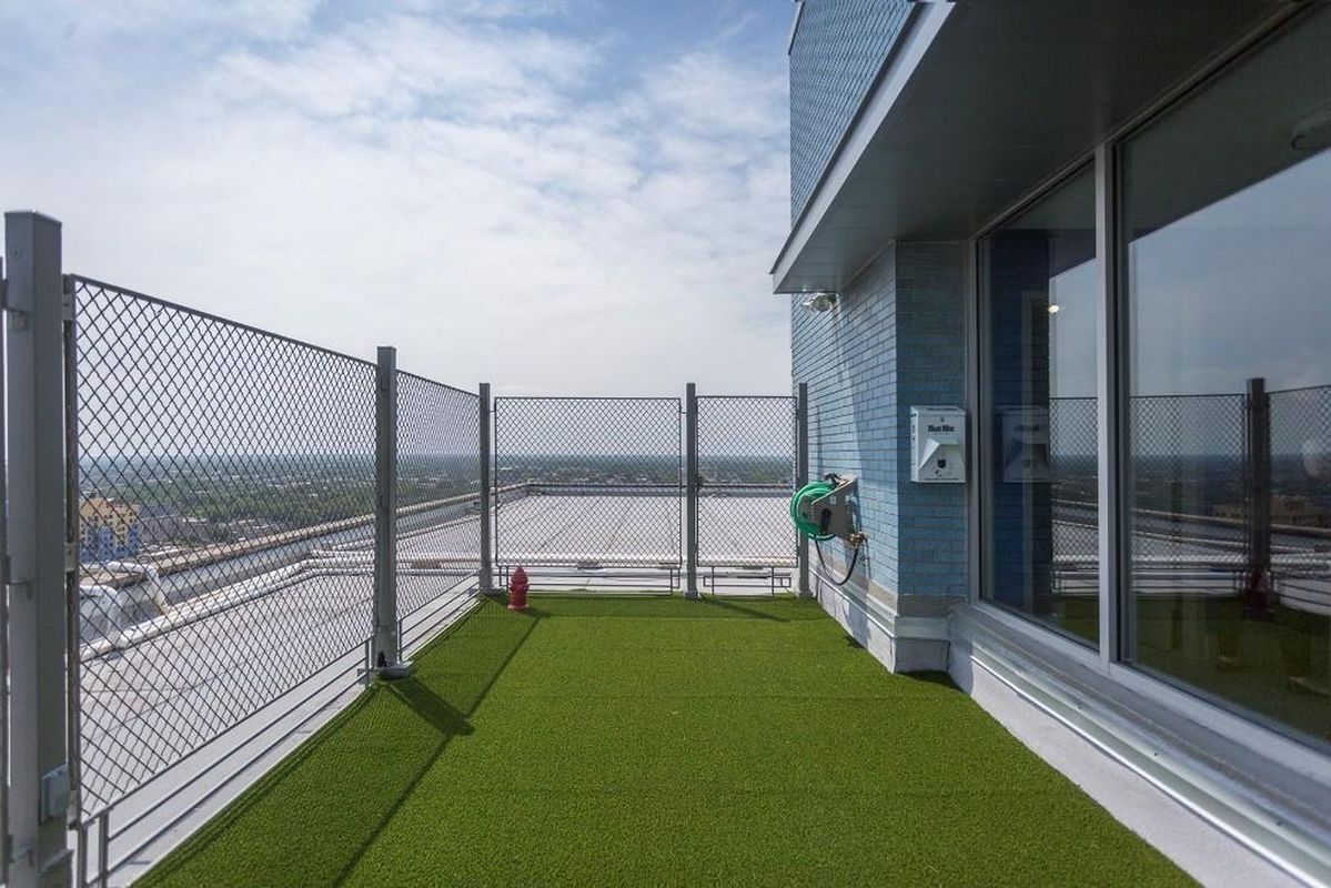 Building Photo - 5650 N Sheridan Rd