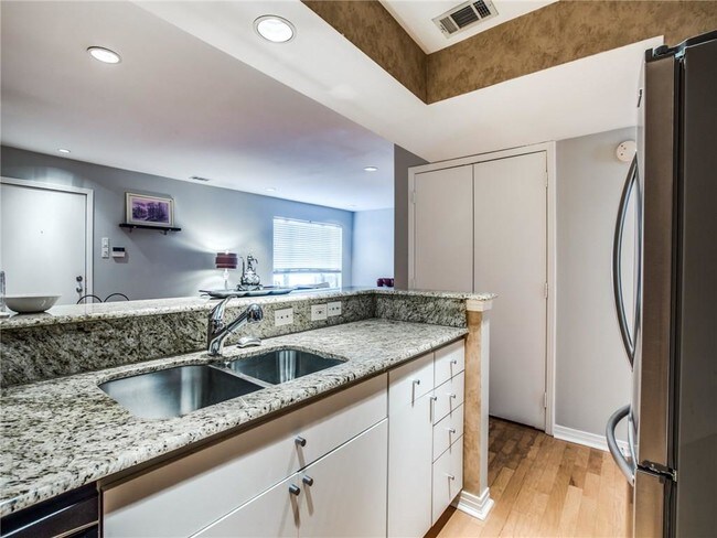 Building Photo - 3711 Holland Ave