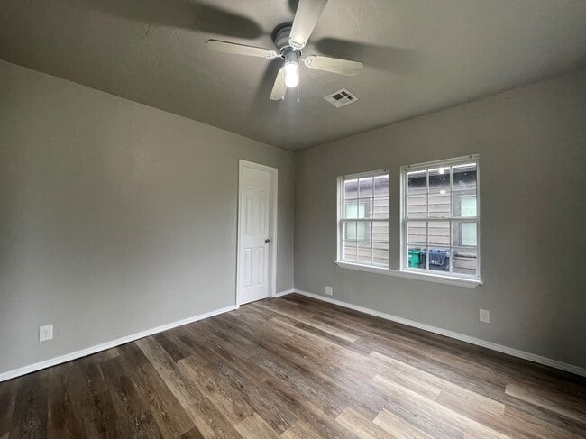 Building Photo - 824 NW 45th St