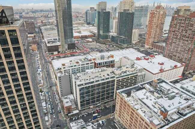 Building Photo - 160 1st St