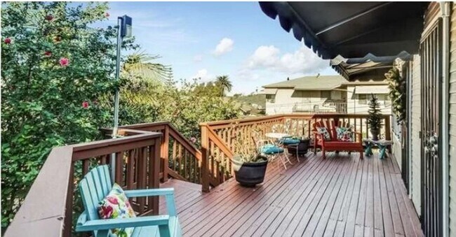 Building Photo - 820