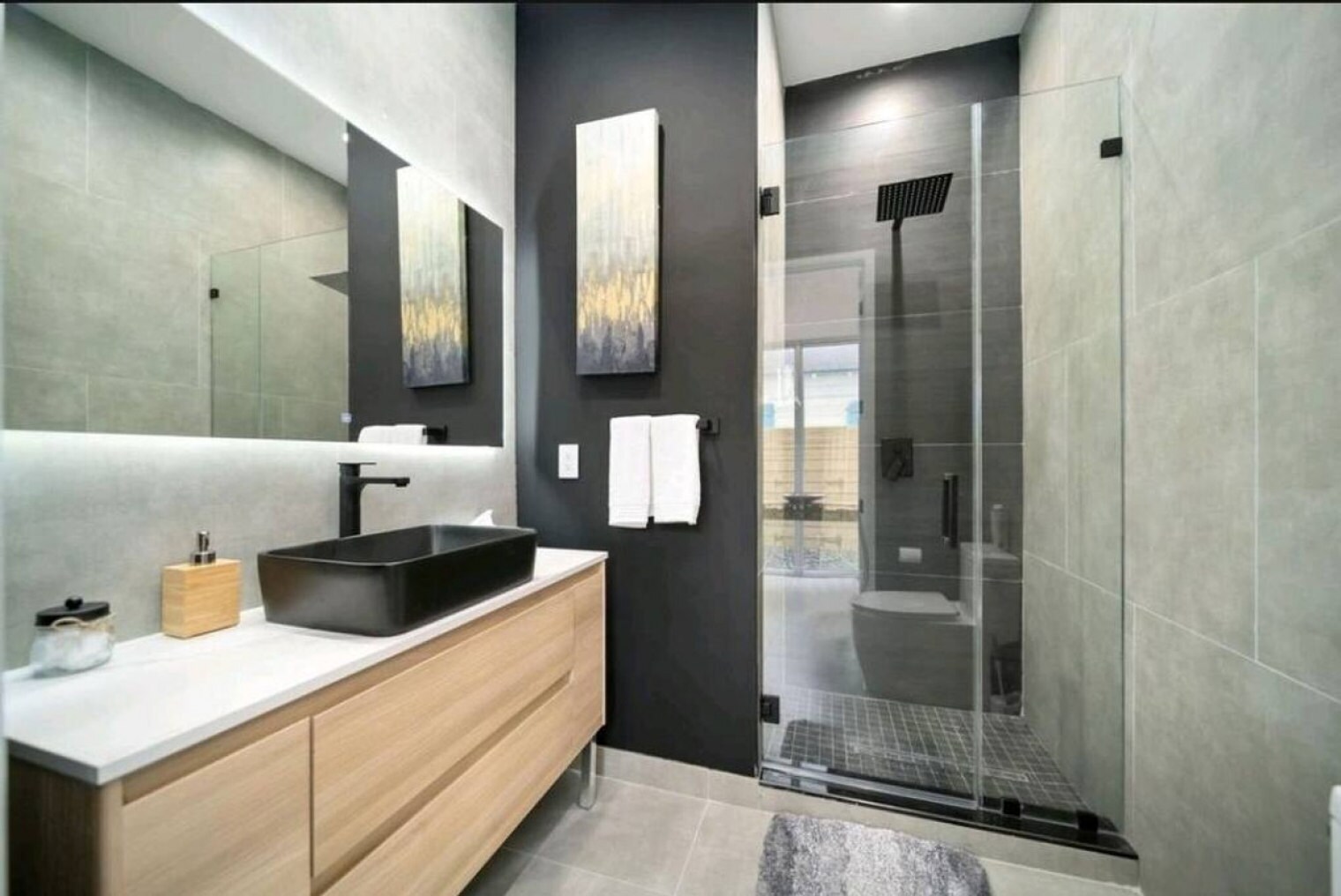 Building Photo - 1514 NE 5th Ct