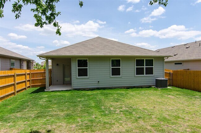 Building Photo - 117 Naset Dr