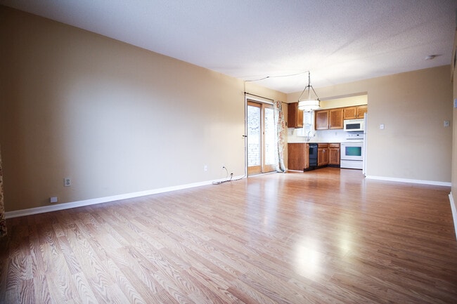 Building Photo - 306 Orchard Cir