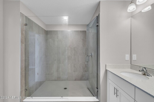 Building Photo - 660 Narvarez Ave