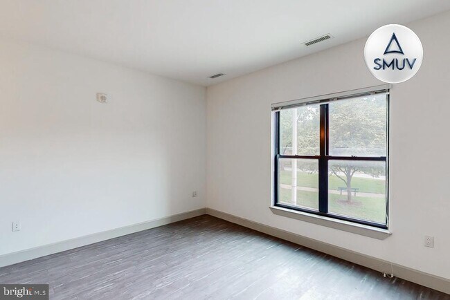 Building Photo - 301 McMechen St