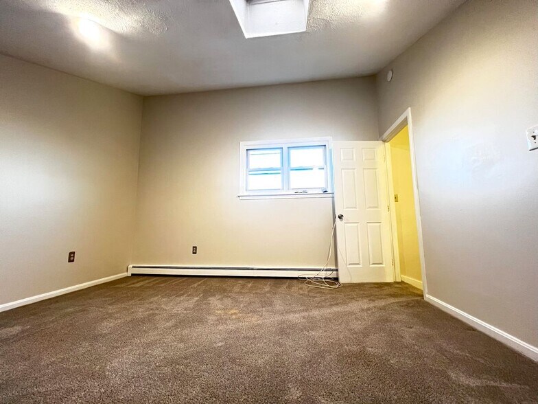 Building Photo - 86 Atwood St