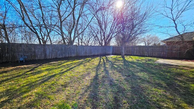 Building Photo - 2137 Harbor Dr