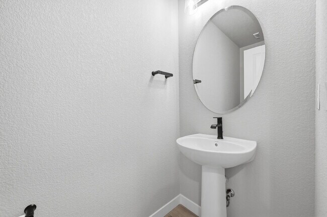 Building Photo - $2,340.95, 3 bed, 2.5 bath located in Colorado Springs with a fenced back yard