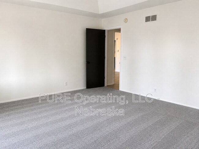 Building Photo - 15527 Mason Cir