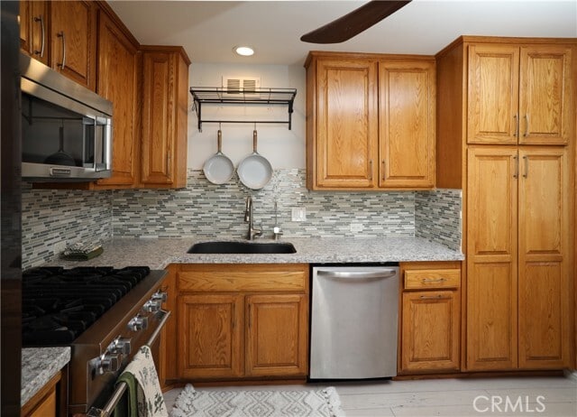 Building Photo - 9402 Vía Yolanda