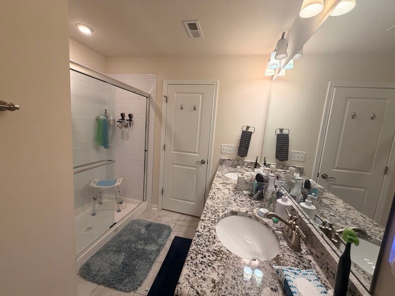 Primary bath - 3022 Newfields Pl