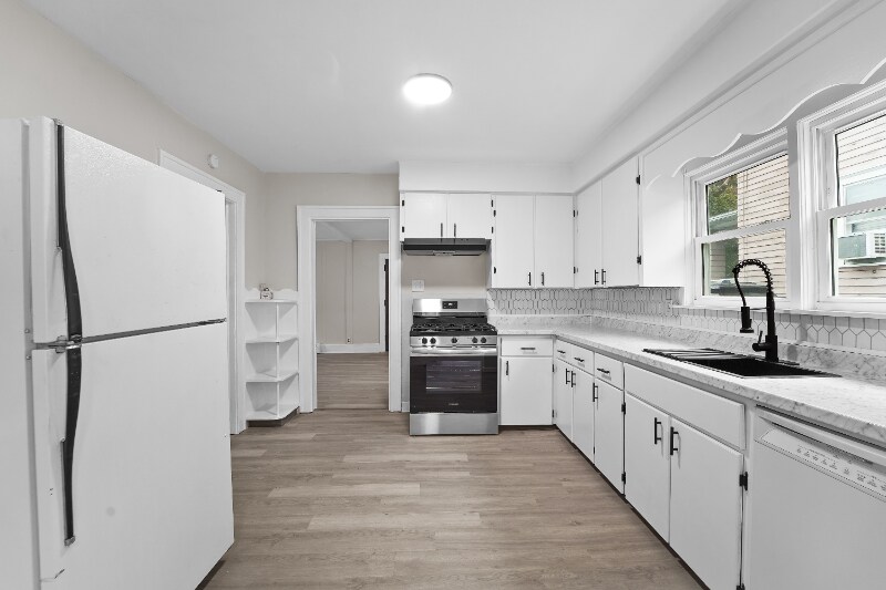 Primary Photo - 108 Robble Ave