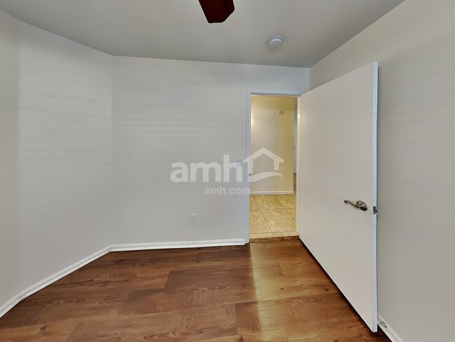 Building Photo - 452 N Rochester