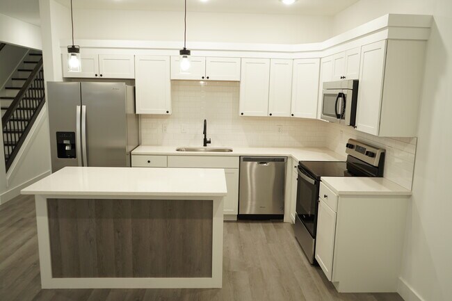 Building Photo - 781 Berry Rd