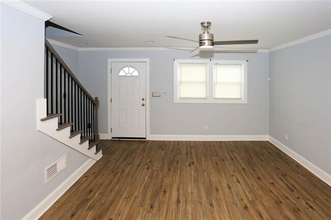 Building Photo - 1809 Vesta Ave