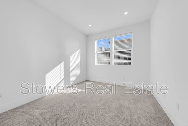 Building Photo - 3001 Ivory Ter