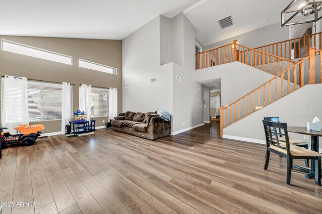 Building Photo - 15385 W Cottonwood Cir