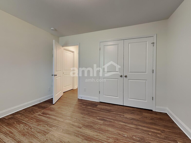 Building Photo - 194 Pullen Dr