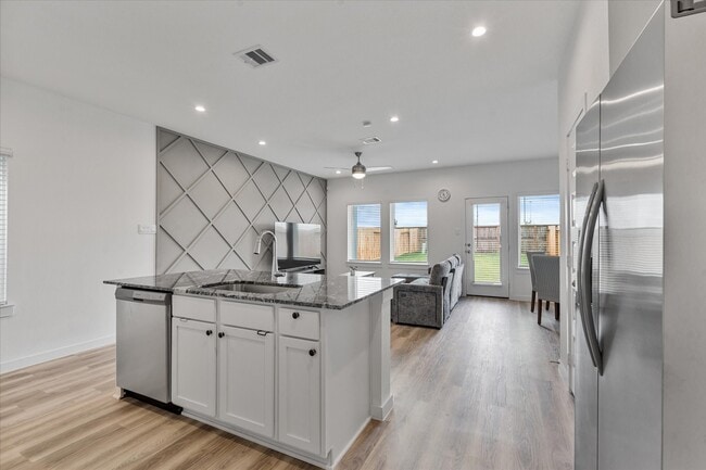 Building Photo - 10116 Penryn Frst Trl