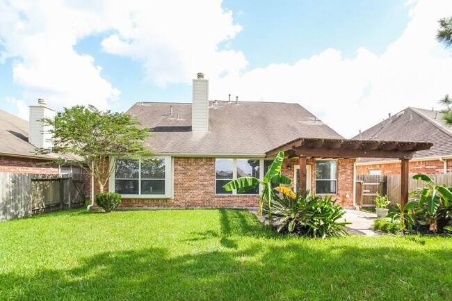 Building Photo - 20746 Oakhurst Trails Dr