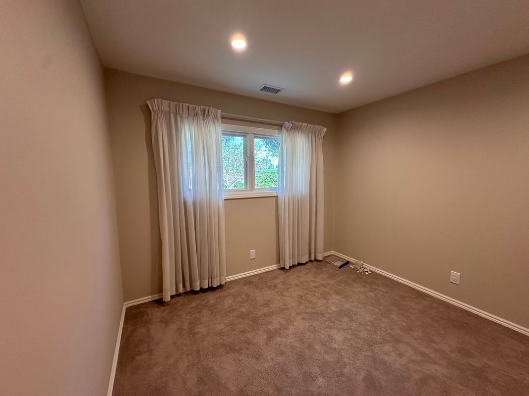 Building Photo - 16711 Greenview Ln