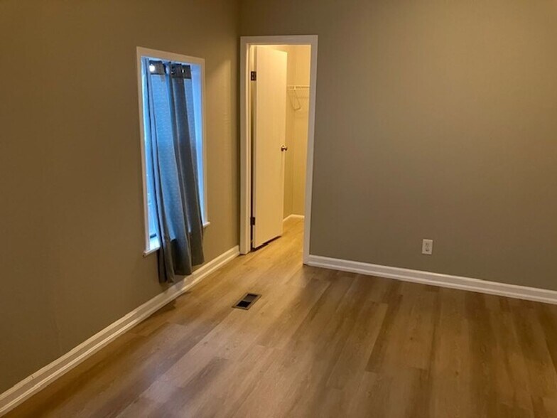 Building Photo - 1406 Winona Ct