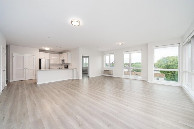 Building Photo - 16 Bennett St