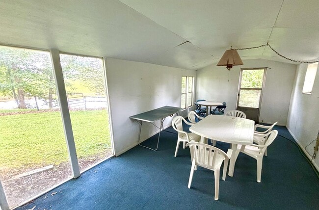 Building Photo - 1405 Webb Ridge Rd