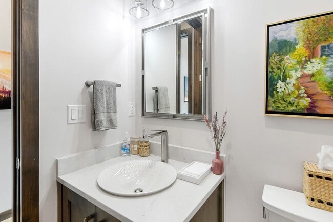 Building Photo - Luxury ski season rental is an entertainer...