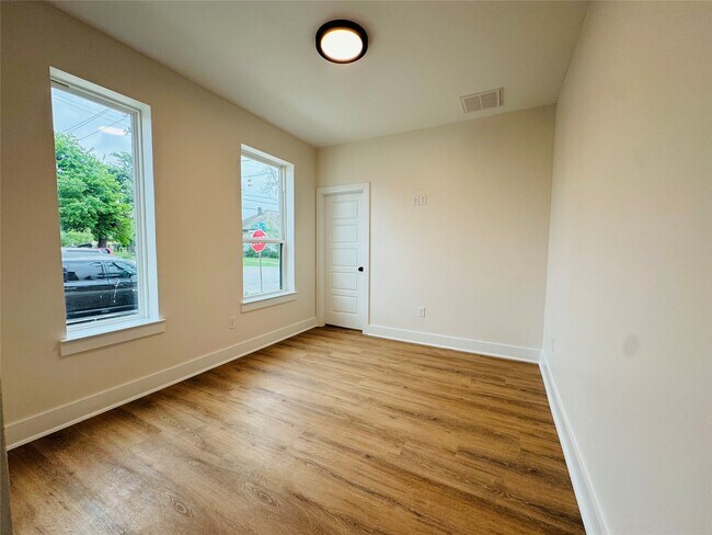 Building Photo - 1307 71st St