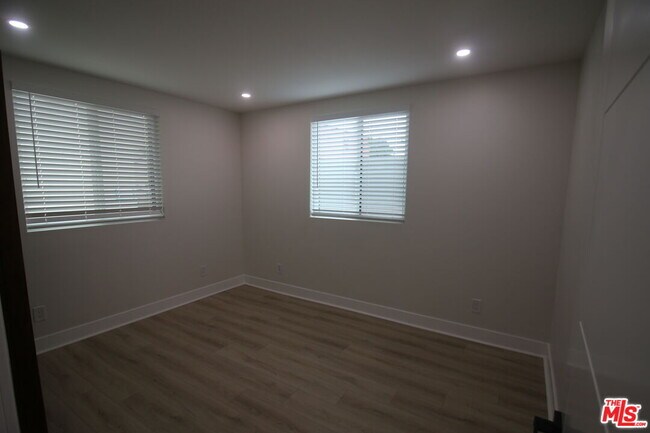 Building Photo - 3541 Homeland Dr