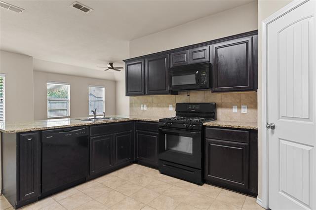Building Photo - 2517 Carolina Dr