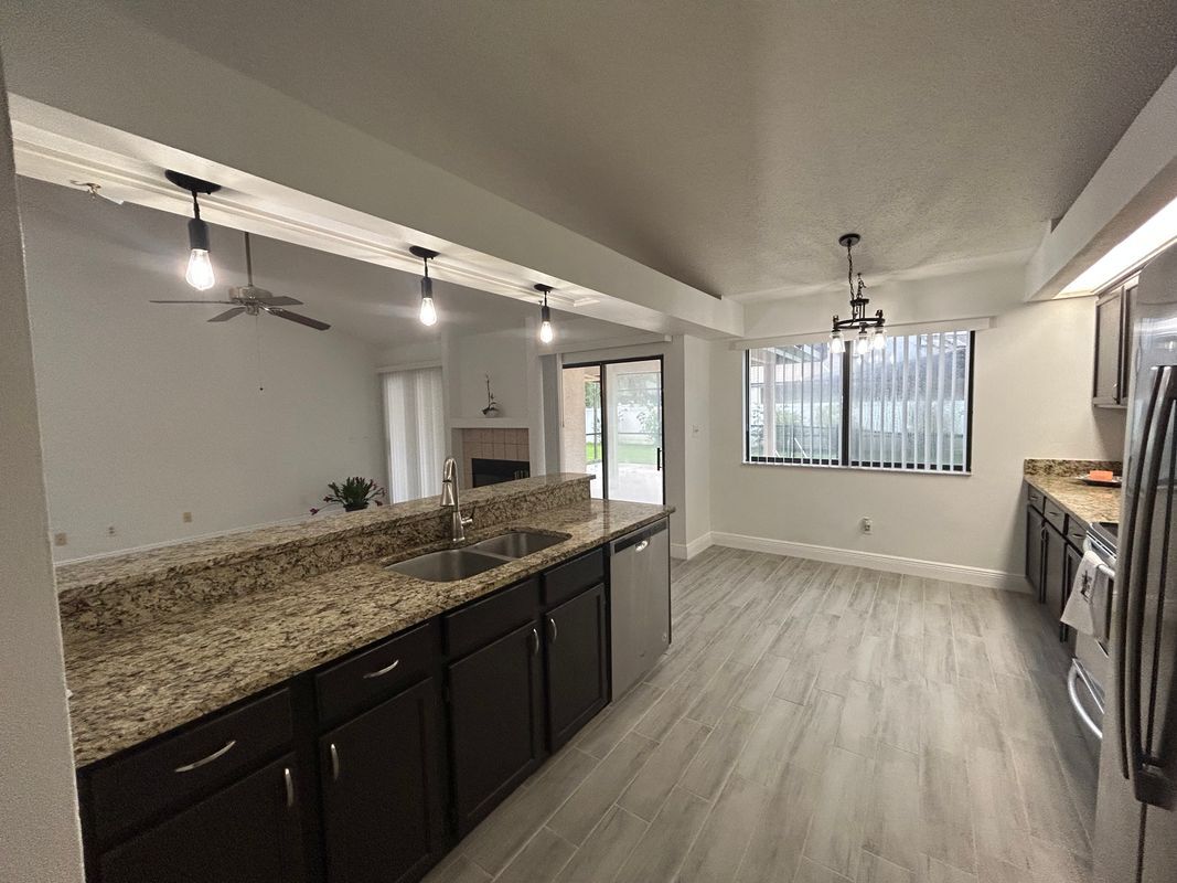 Building Photo - 580 Carrigan Ave