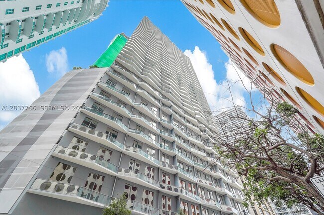 Building Photo - 77 SE 5th St