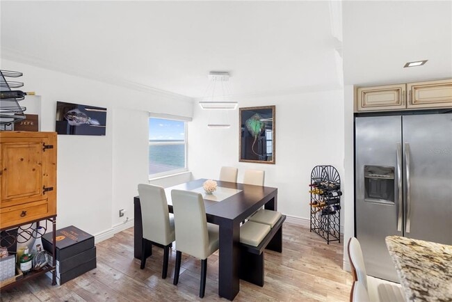 Building Photo - 1750 Benjamin Franklin Dr