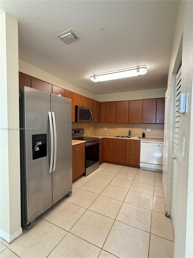 Building Photo - 10901 NW 88th Terrace