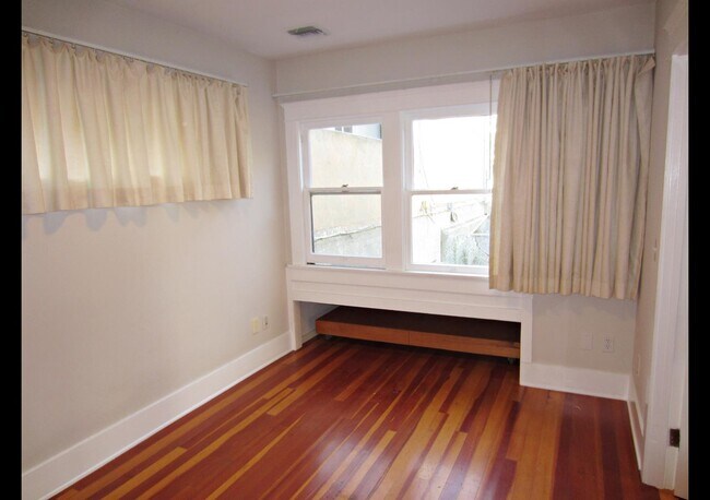Building Photo - 205 Horizon Ave