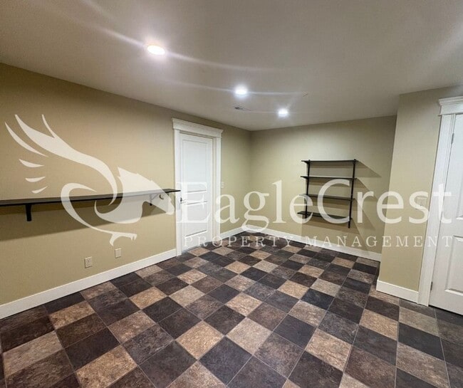 Building Photo - Beautiful Five Bedroom Home with Acreage